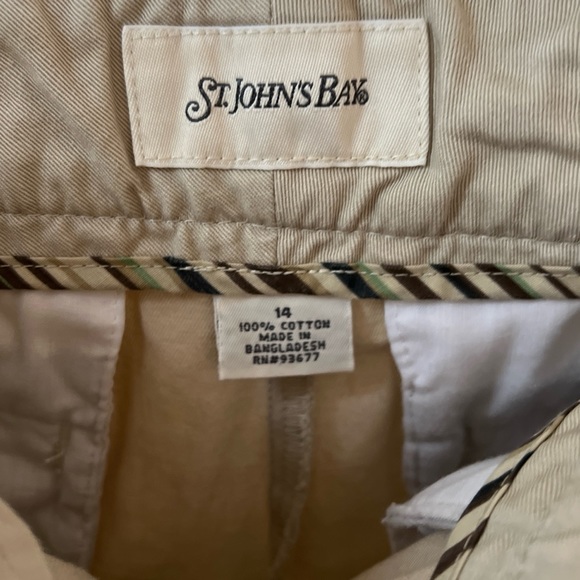 St. John’s Bay tan Capri pants size 14 - Picture 8 of 9